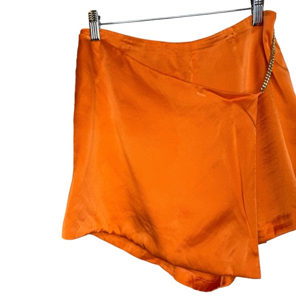 Amanda Uprichard X Stilla Gold-tone Chain Detail Sheen Skort in Fire Size M - Picture 6 of 9